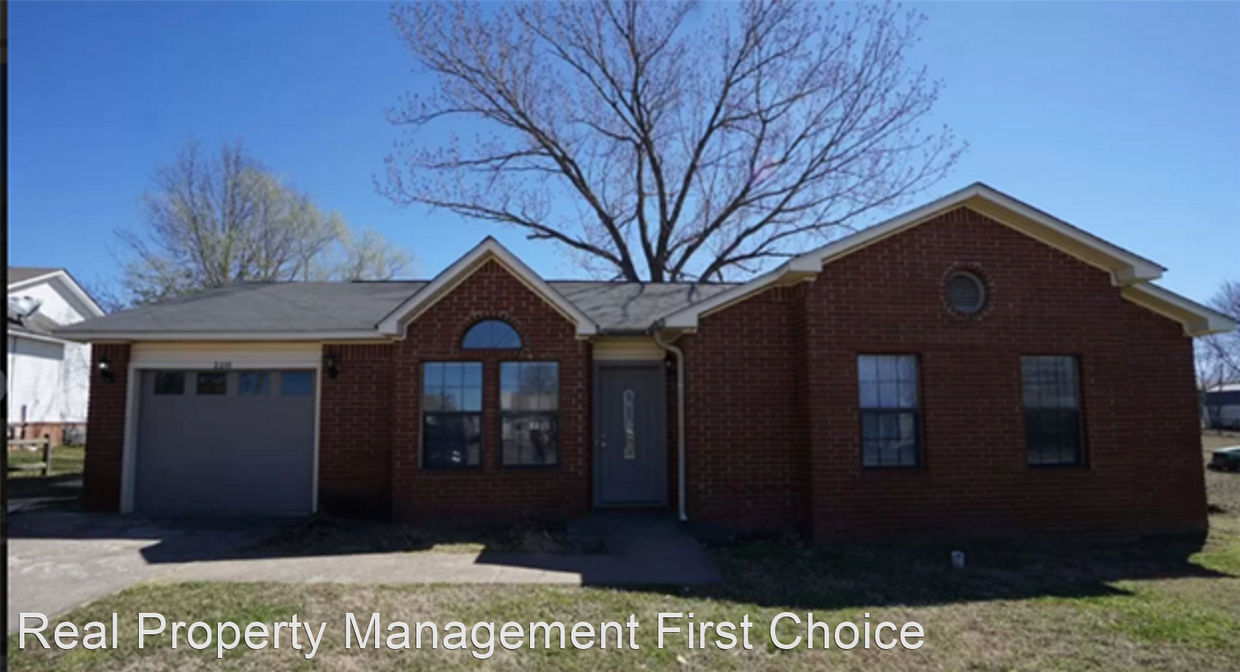 Foto principal - 3 br, 1.5 bath House - 2210 Granite Circle