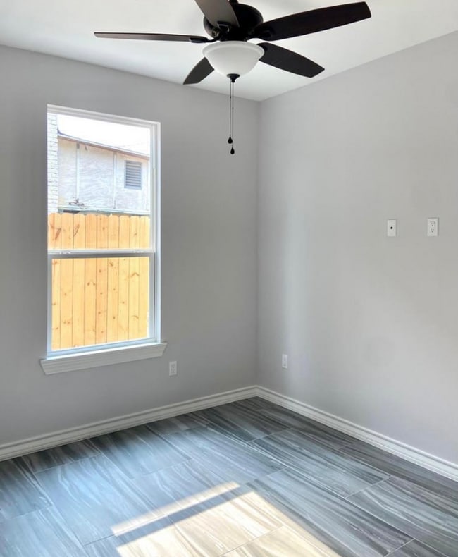 Foto del edificio - 1006 Escondido Ln