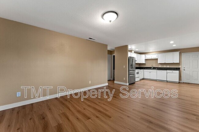 Foto del edificio - 8631 Hummingbird Way