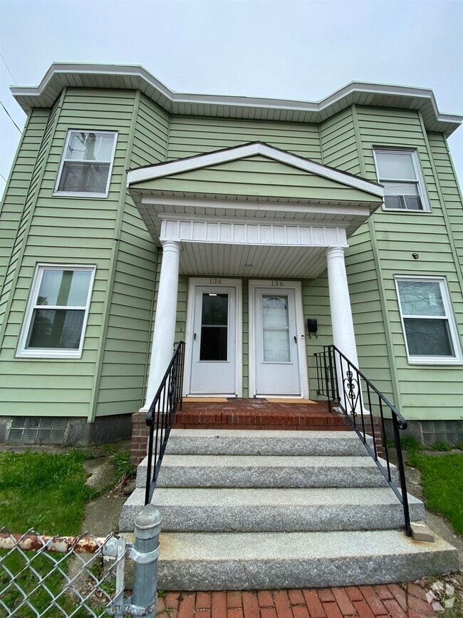 Building Photo - 134 Ledge St