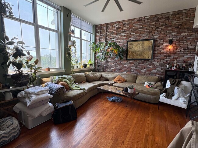 Foto del edificio - 240 Heath St