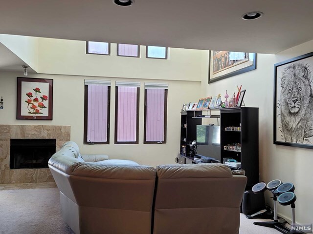 Building Photo - 759 Spinnaker Ct
