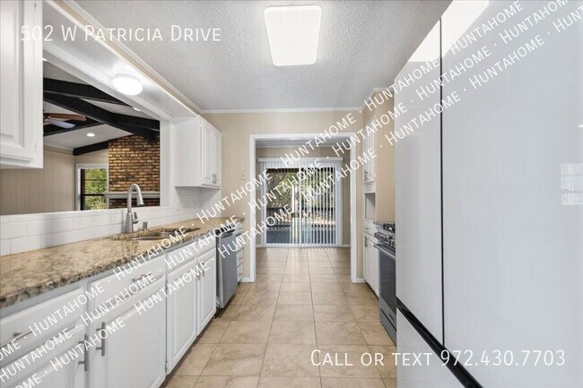 Building Photo - 502 W Patricia Dr