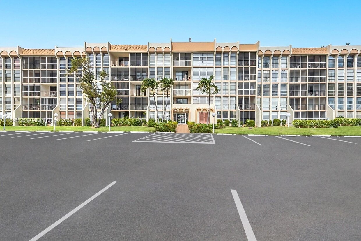 Foto principal - 801 Three Islands Boulevard