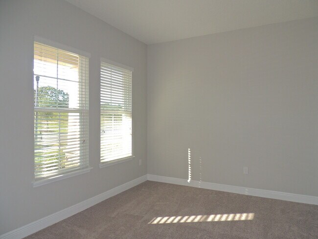 Foto del edificio - CALL ED FOR SHOWING APPOINTMENTS (352) 217...