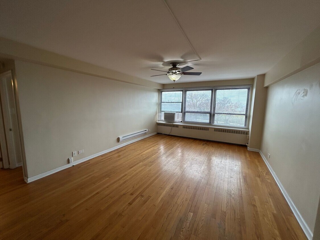 Foto del edificio - 4180 N Marine Dr