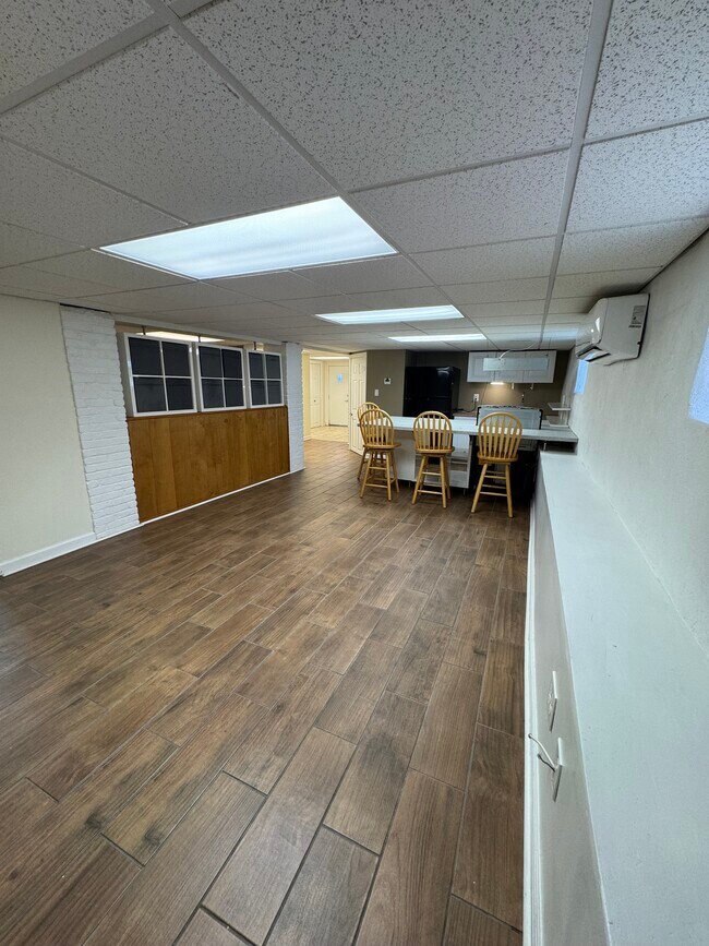 Foto del edificio - 1239 Disston St Unit 2