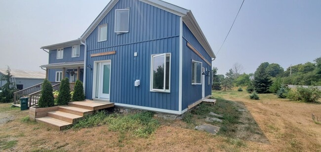 Building Photo - 18683 Loyalist Pky