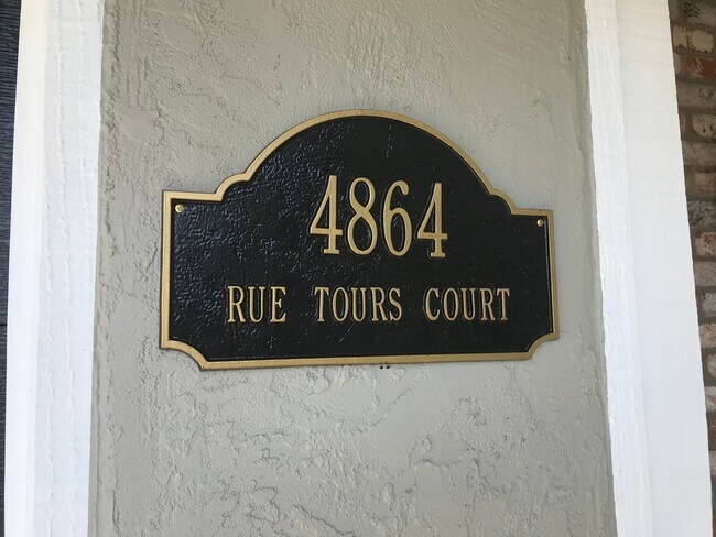 Foto del edificio - 4864 Rue Tours Ct