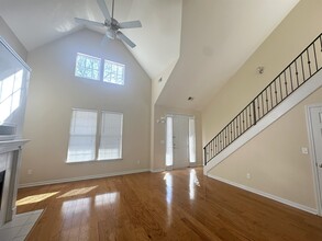 Building Photo - 8516 Shady Elm Dr