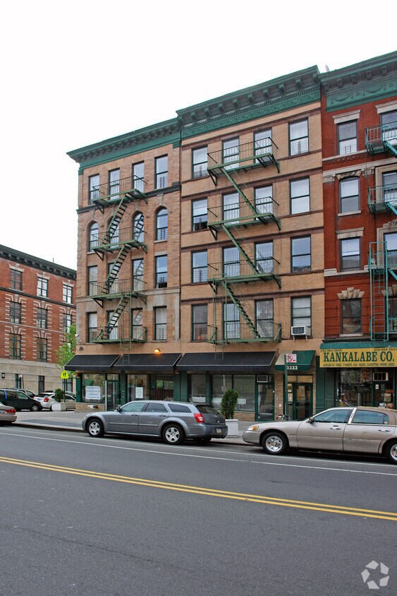 Foto principal - 2222 Eighth Avenue