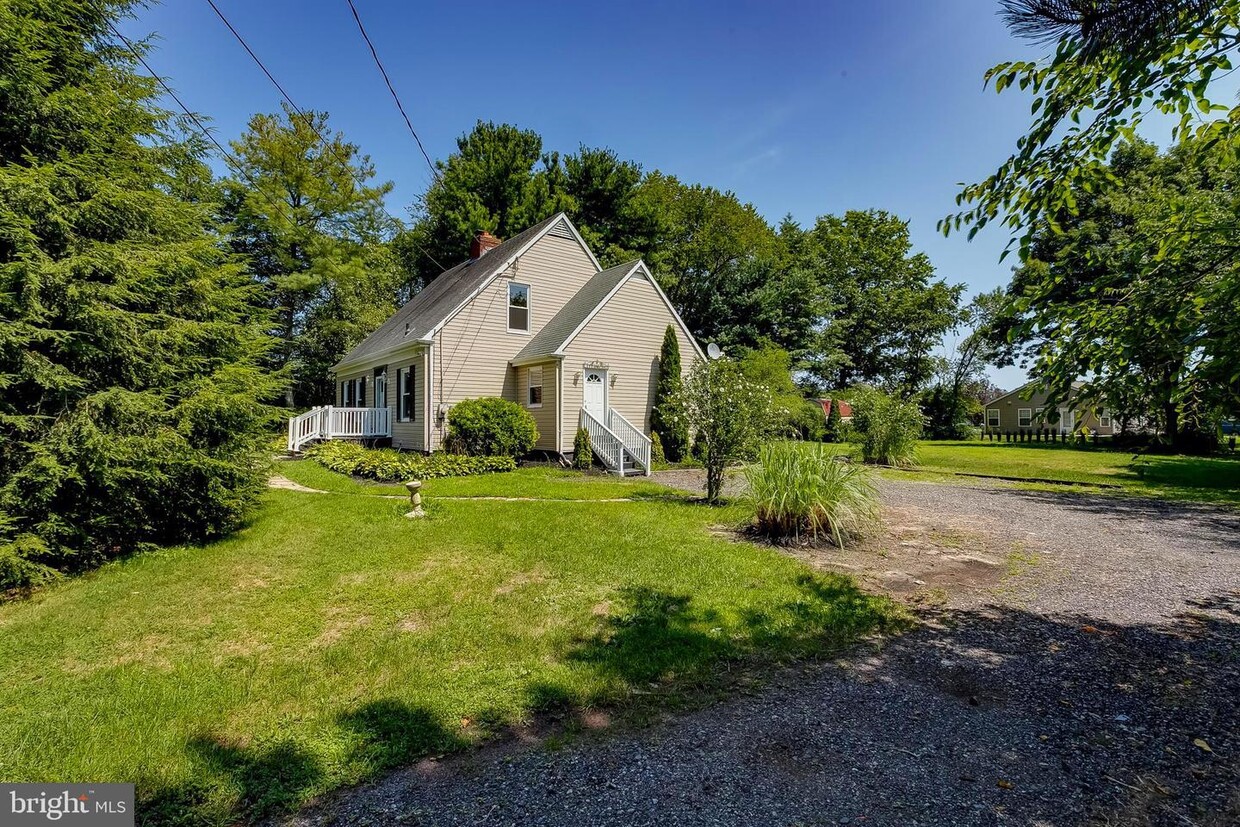 Primary Photo - 118 Fish Pond Rd