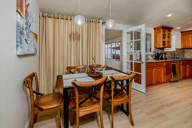 Foto del edificio - Furnished 3BR Glendora Home | Quiet Retreat + Parking