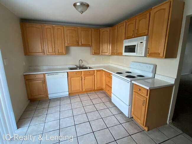 Building Photo - 2 br, 1.5 bath House - 888 Cherrywood Way ...