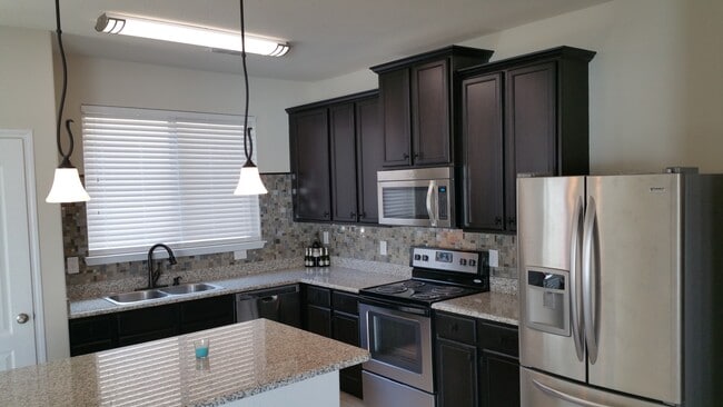 Building Photo - 1049 Marietta Ln