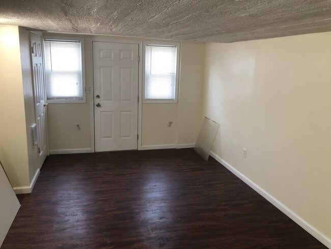 Building Photo - 4329 Shamrock Ave