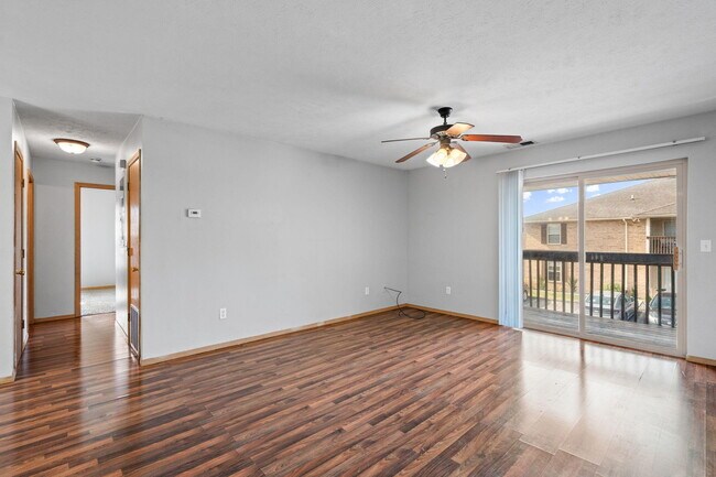 Foto del edificio - 815 W Warren Ave