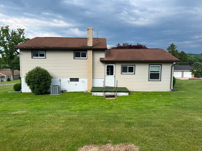 Foto del edificio - 3 Bed / 1 Bath Single-Family Home – Richland School District