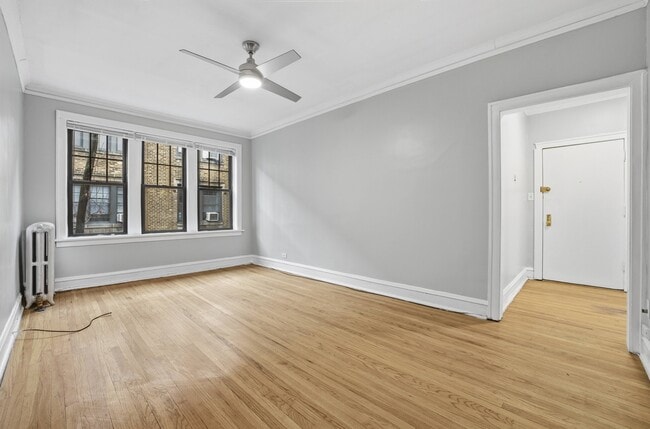 Foto del edificio - 2336 W Addison St