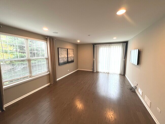 Building Photo - 518 Bramley Pl