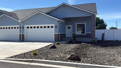 Building Photo - 9006 Nafizah Wy