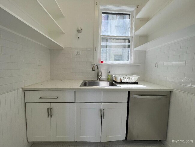 Foto del edificio - 250-254-254 Carl St