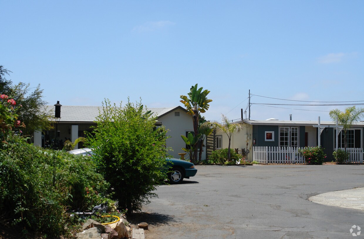 Primary Photo - 935 Alta Vista Dr