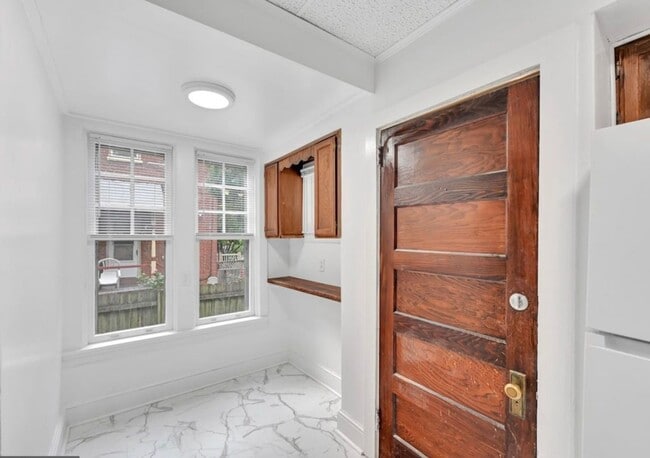Foto del edificio - 919 E King St