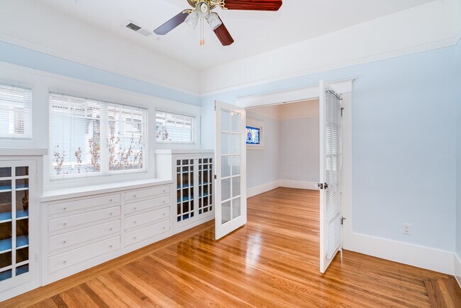 Building Photo - 1345 Park Ave