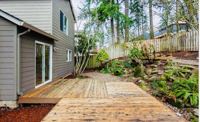 Foto del edificio - Adorable SW Portland Home Now Available