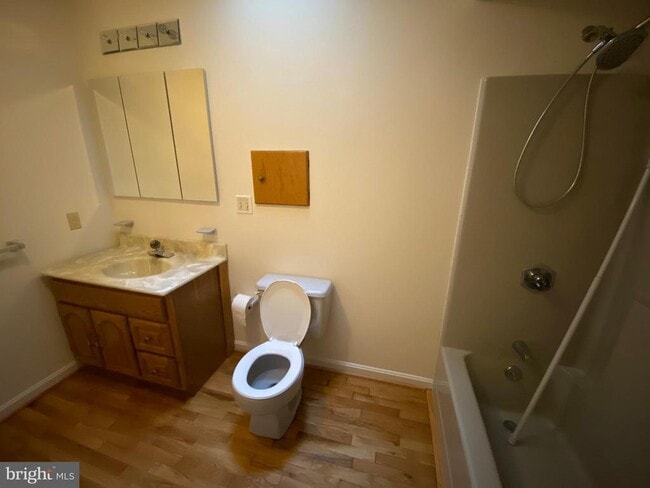 Foto del edificio - 7402 Kings Hwy