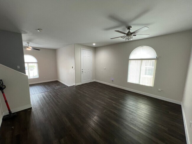 Foto del edificio - **COMING SOON** SPACIOUS 4 BEDROOM HOME IN GATED NORTHWEST COMMUNITY WITH LOFT & BALCONY!