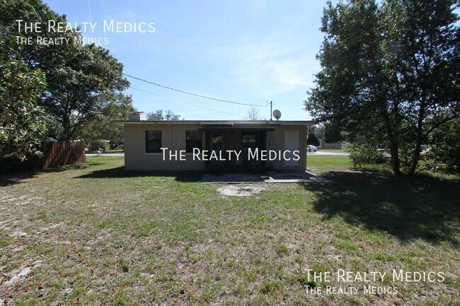 Building Photo - Cozy 2/1 in Deltona Available NOW!