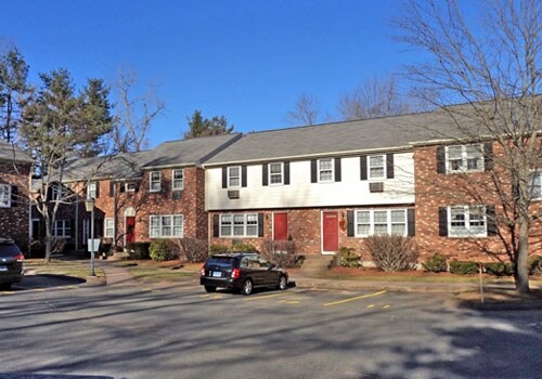 Front of Building Photo - Follybrook Apartments