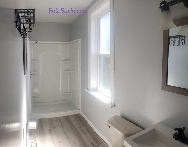 Full Bath - 192 S 2nd St Apartment 2