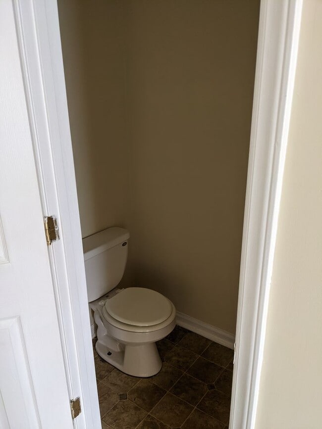 Foto del edificio - Two bedroom, 1.5 townhouse in Graham (Park...