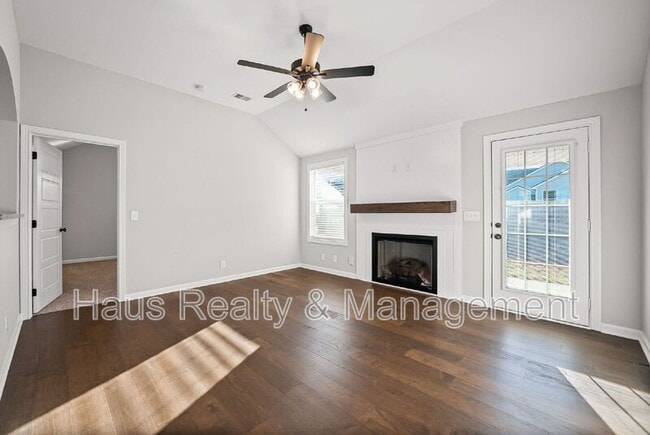 Foto del edificio - 1514 Fredrick Dr