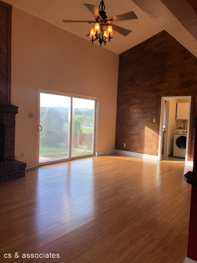 Building Photo - 4 br, 3 bath House - 7552 Braun Street