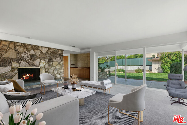 Building Photo - 13170 MULHOLLAND Dr