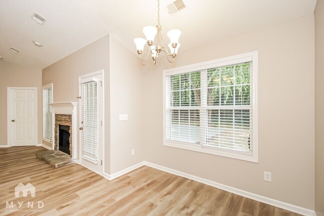 Building Photo - 142 Hunterian Pl