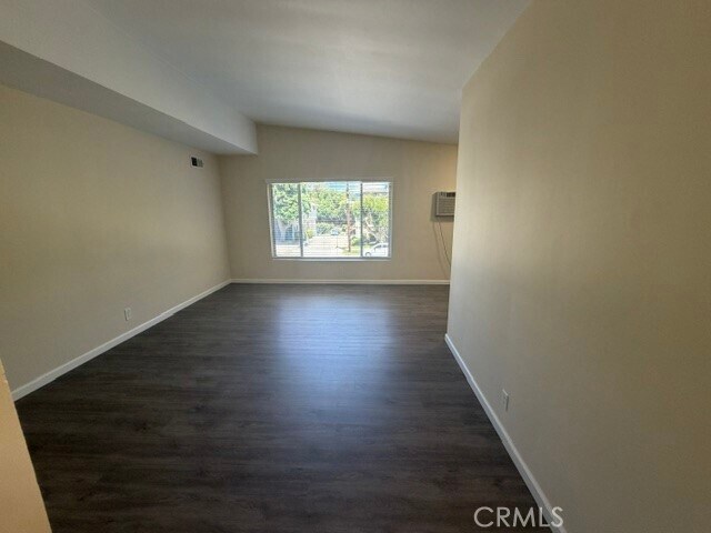 Foto del edificio - 13418 Moorpark St