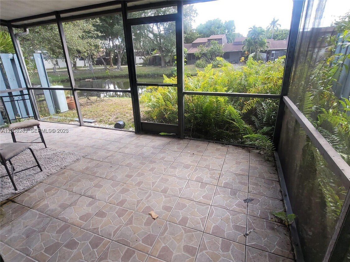 Foto del edificio - 6948 SW 36th Ct