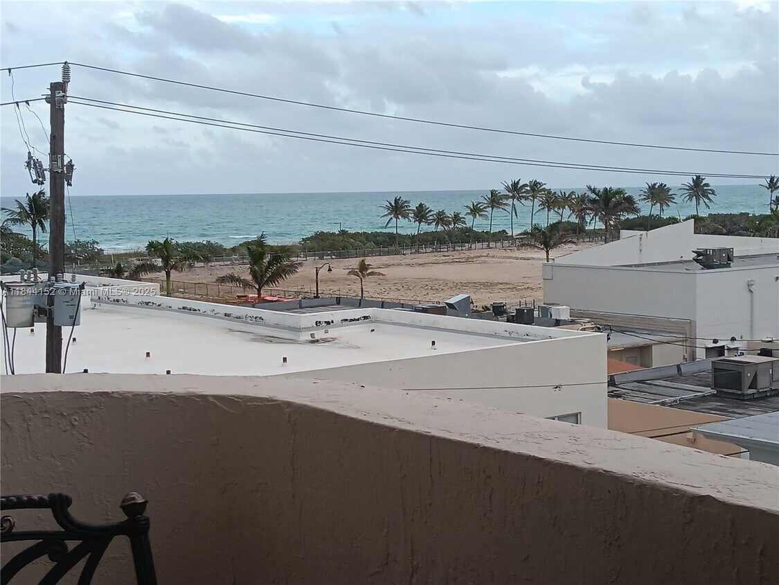Foto principal - 6801 Harding Ave