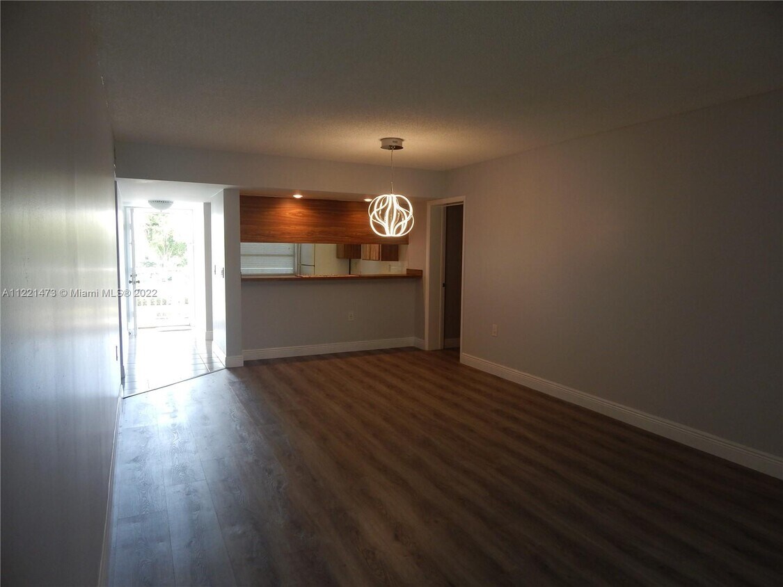 1711 Whitehall Dr Unit 302, Davie, FL 33324 Condo for Rent in Davie