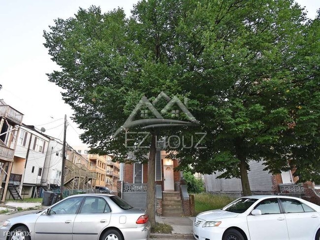 Building Photo - 1 br, 1 bath Apartment - 2402 Lakeview Ave,3
