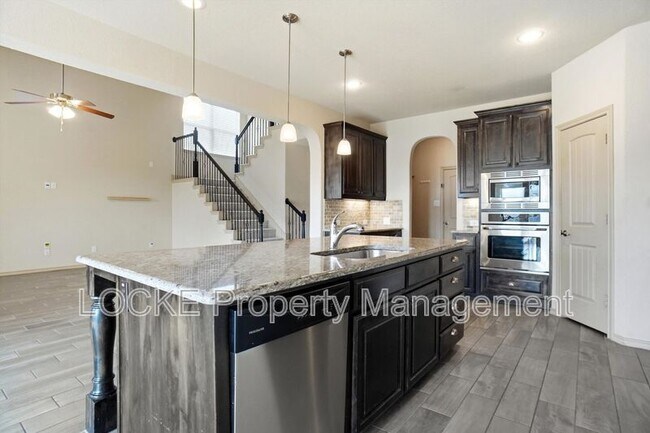 Building Photo - 1 Duskview Ln