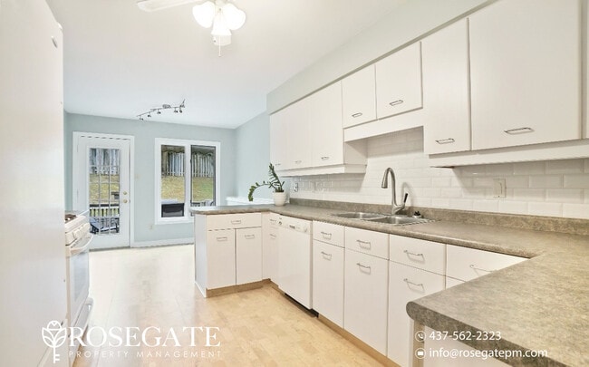 Building Photo - Spacious 5-Bedroom Home with Balcony & Hug...