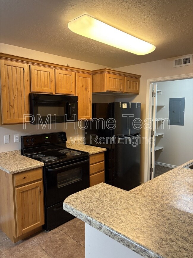 Building Photo - 2510 N Charleston Ave W