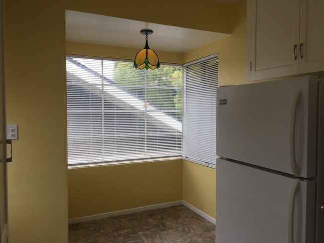 Building Photo - 4054