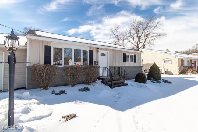Building Photo - 2 br, 1 bath House - 38 Anthony Ln